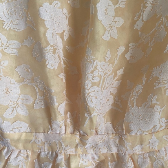 En Saison Butter Yellow Floral Ruffle Feminine Girly Cottage Core Top - Picture 6 of 7
